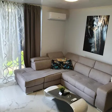 Amara-boutique & Design - студио Ravda