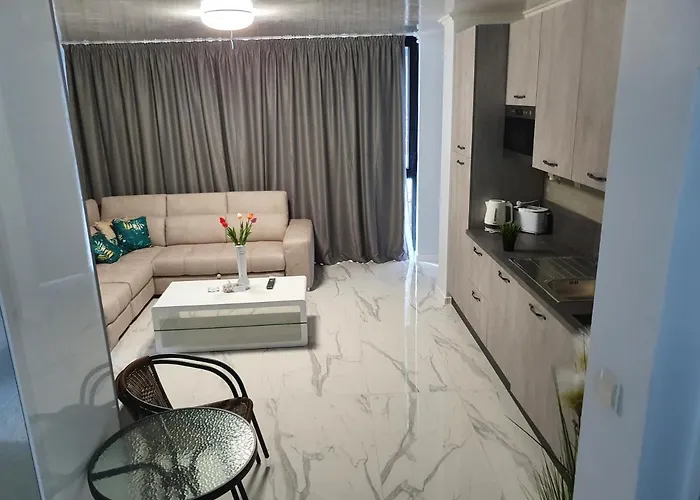 Amara-boutique & Design - студио Apartahotel Ravda